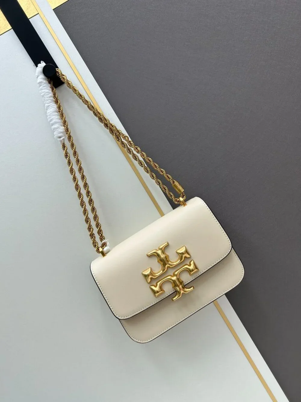 Eleanor Medium Cream Smooth Leather Adjustable Gold Twist Chain Crossbody Bag